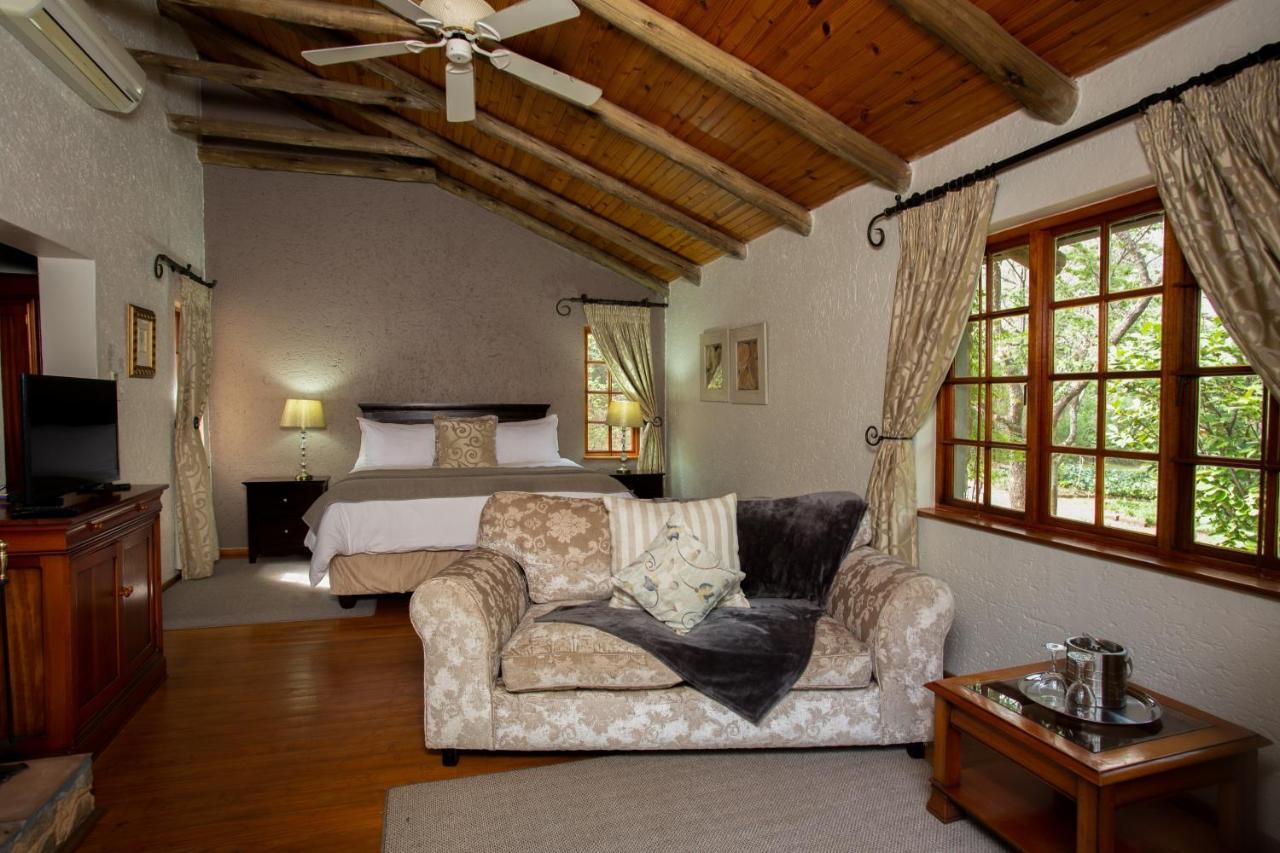 Whispering Pines Country Estate Villa Magaliesburg Buitenkant foto