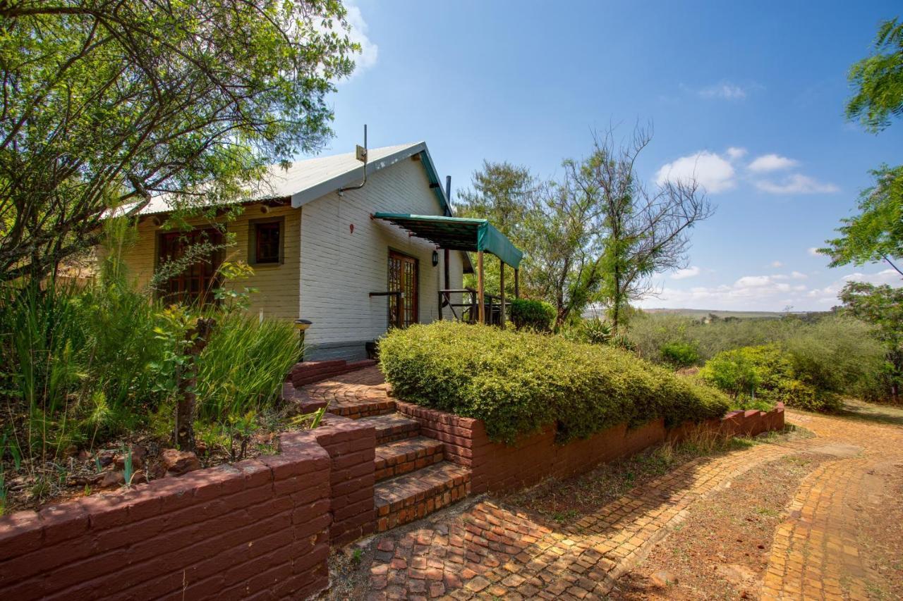 Whispering Pines Country Estate Villa Magaliesburg Buitenkant foto