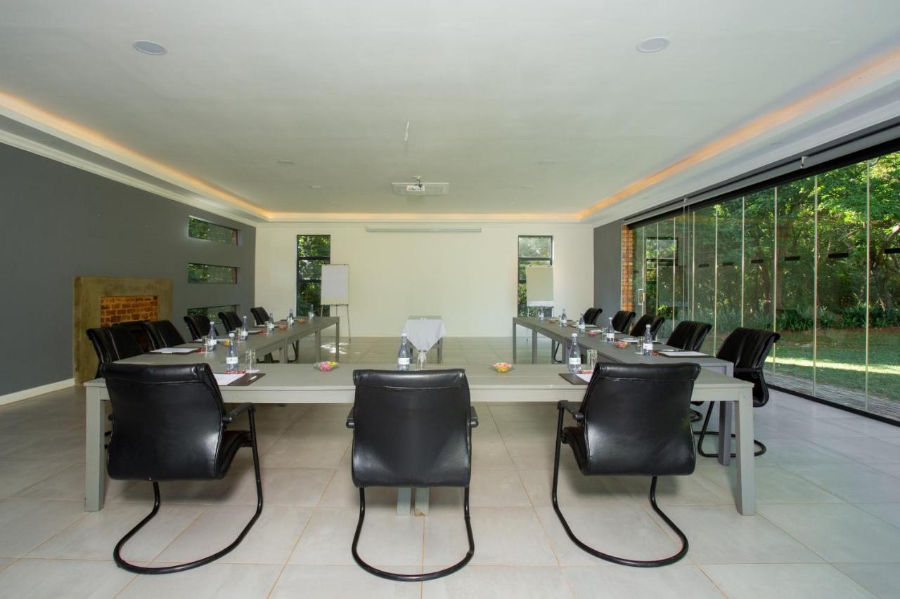 Whispering Pines Country Estate Villa Magaliesburg Buitenkant foto
