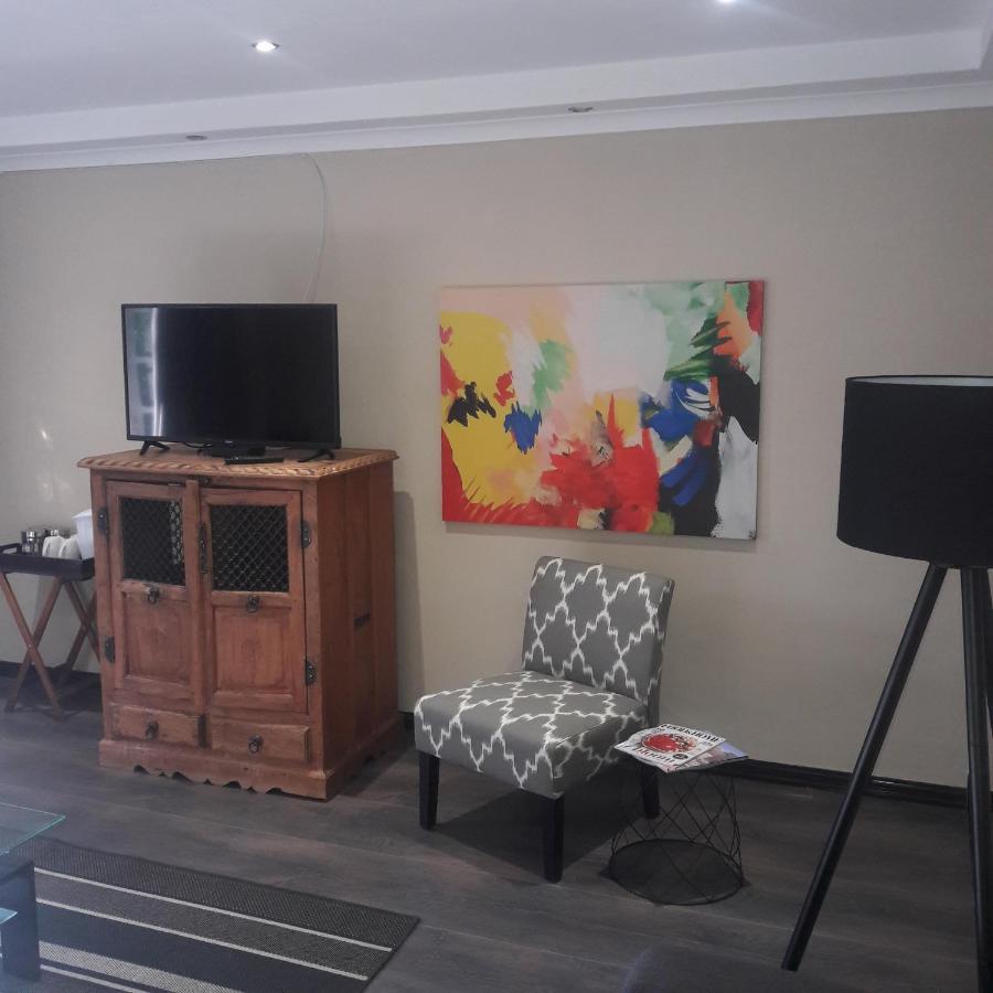 Whispering Pines Country Estate Villa Magaliesburg Buitenkant foto
