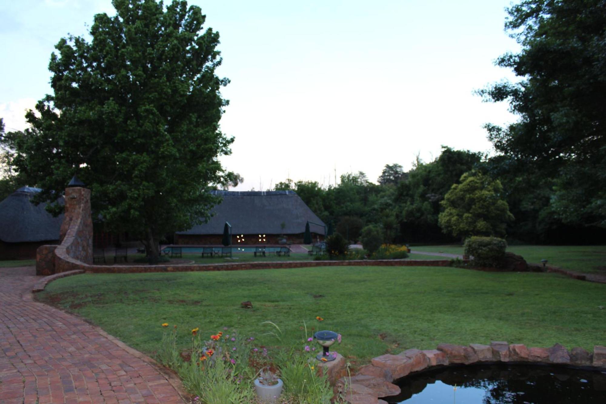 Whispering Pines Country Estate Villa Magaliesburg Buitenkant foto